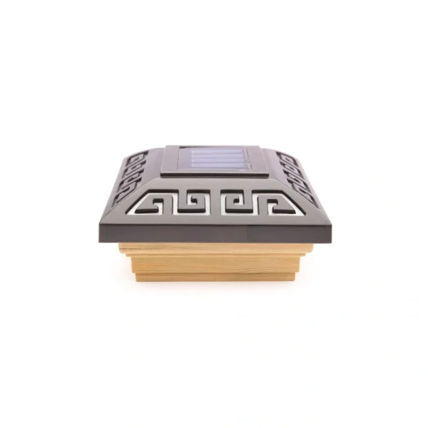 Deckorators 4-in x 4-in 2-Lumen 1-Watt Bronze Solar LED Outdoor Post Cap Light (3000 K)